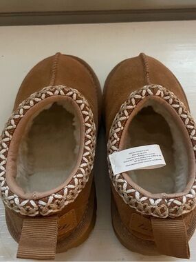 Women's Plush-Lined Braided-Trim Slip-On Slippers in Tan